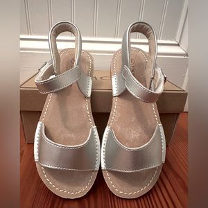 NWB L’Amour Kayla Open Toe Sandal Girl’s Size 1